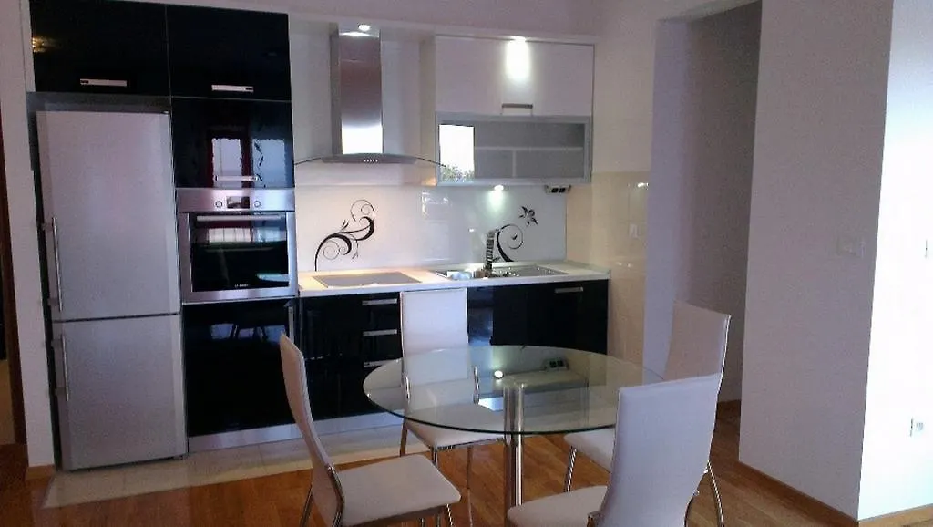 Adela Apartments - Beach Znjan ספליט