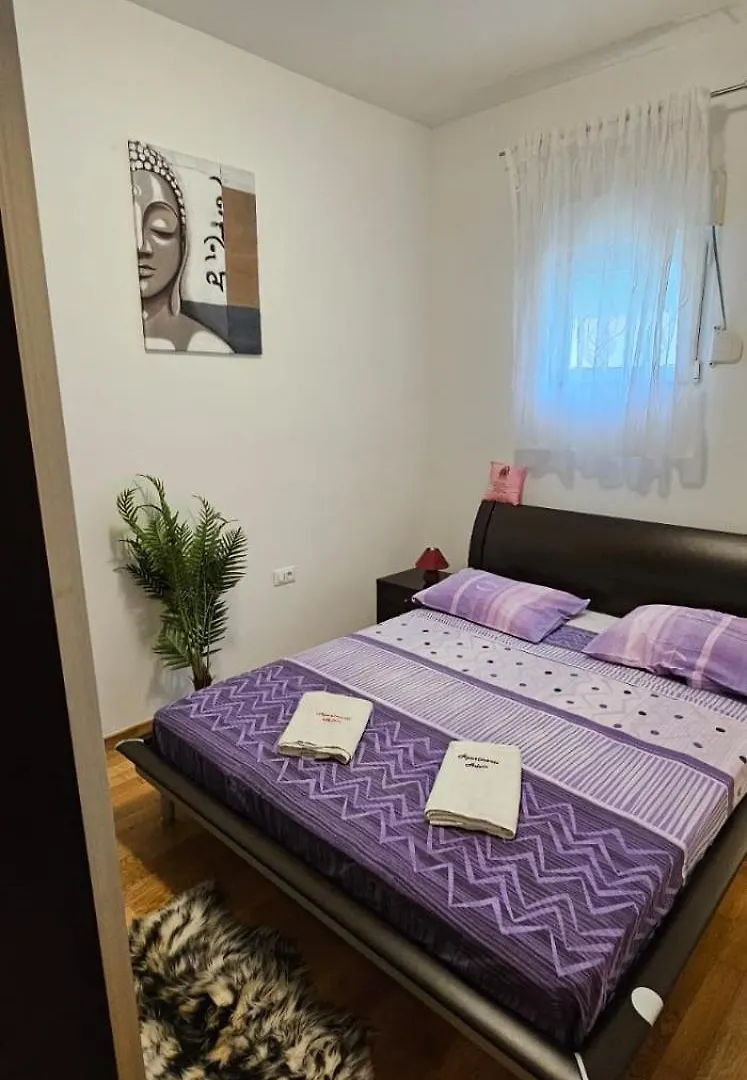 Adela Apartments - Beach Znjan Сплит