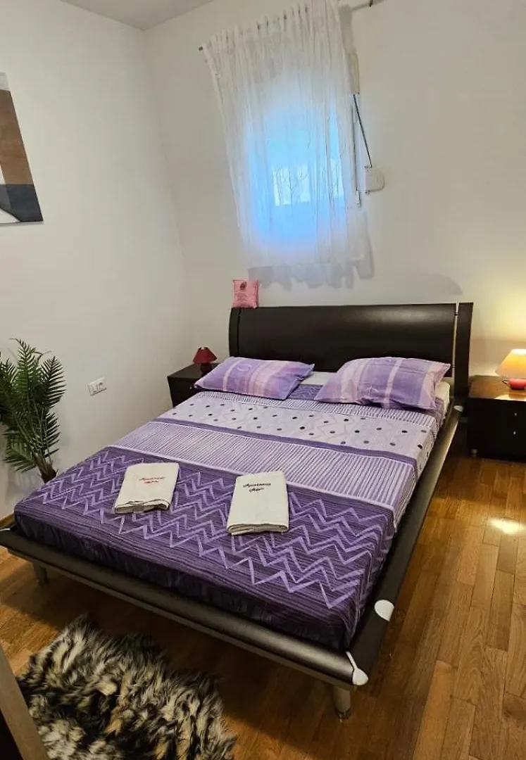 Adela Apartments - Beach Znjan ספליט