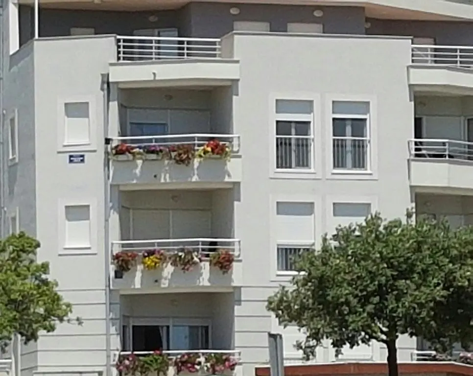 Adela Apartments - Beach Znjan ספליט 0*,